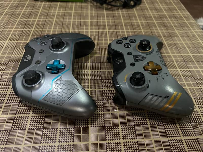 xbox one controllers 3