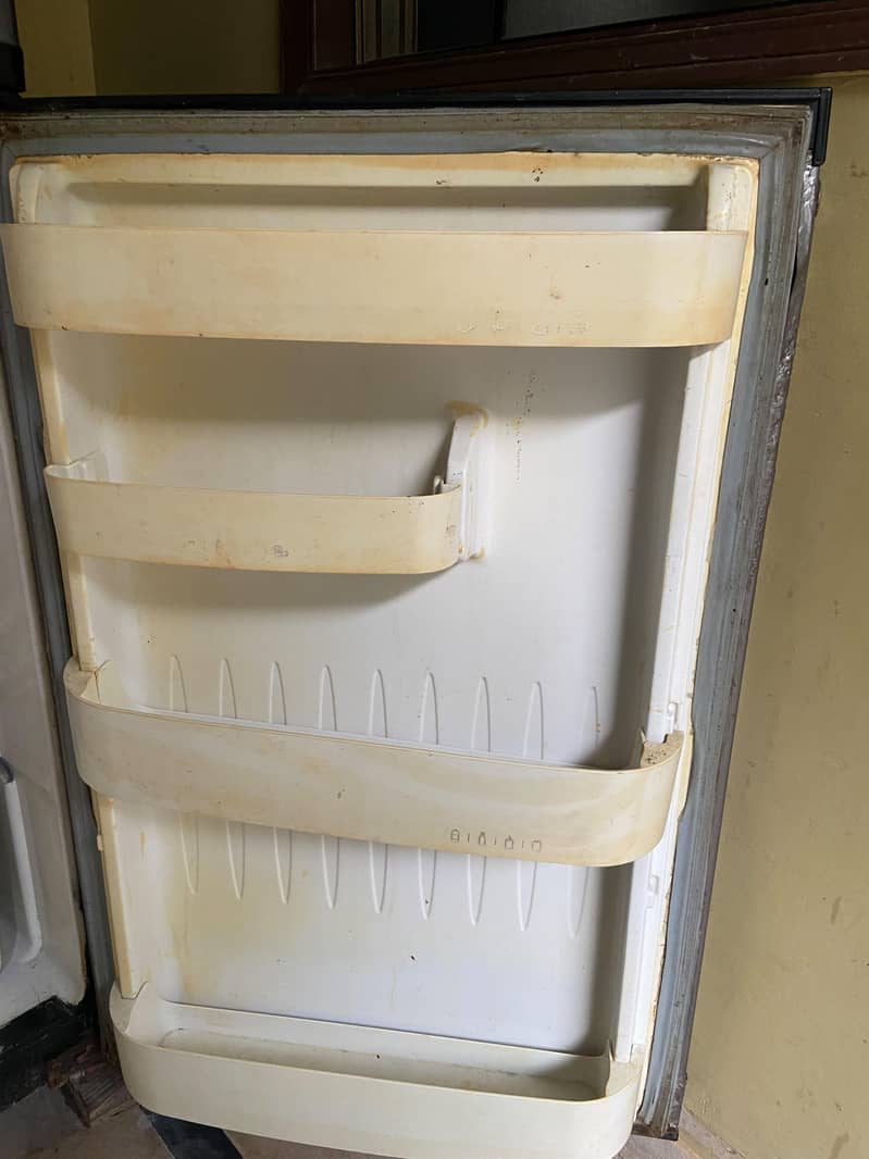 Orient Fridge 3