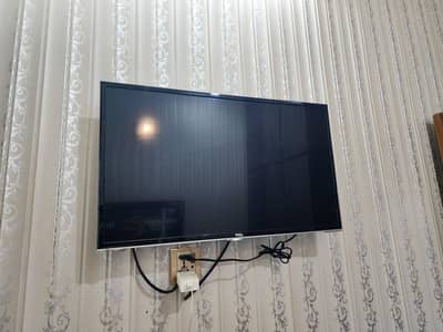 Tcl 32 inch simpel led for sale in good condition