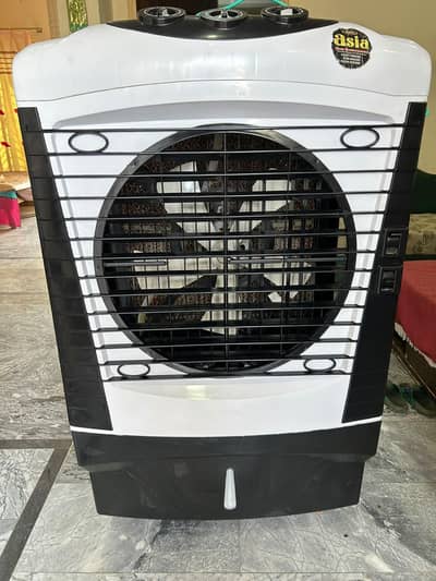 I m selling my room cooler watsapp 03057274099