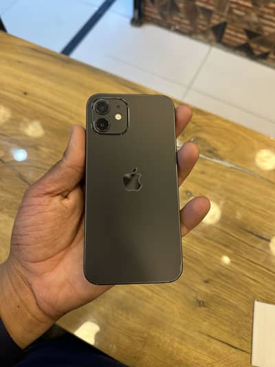 Apple iPhone 12