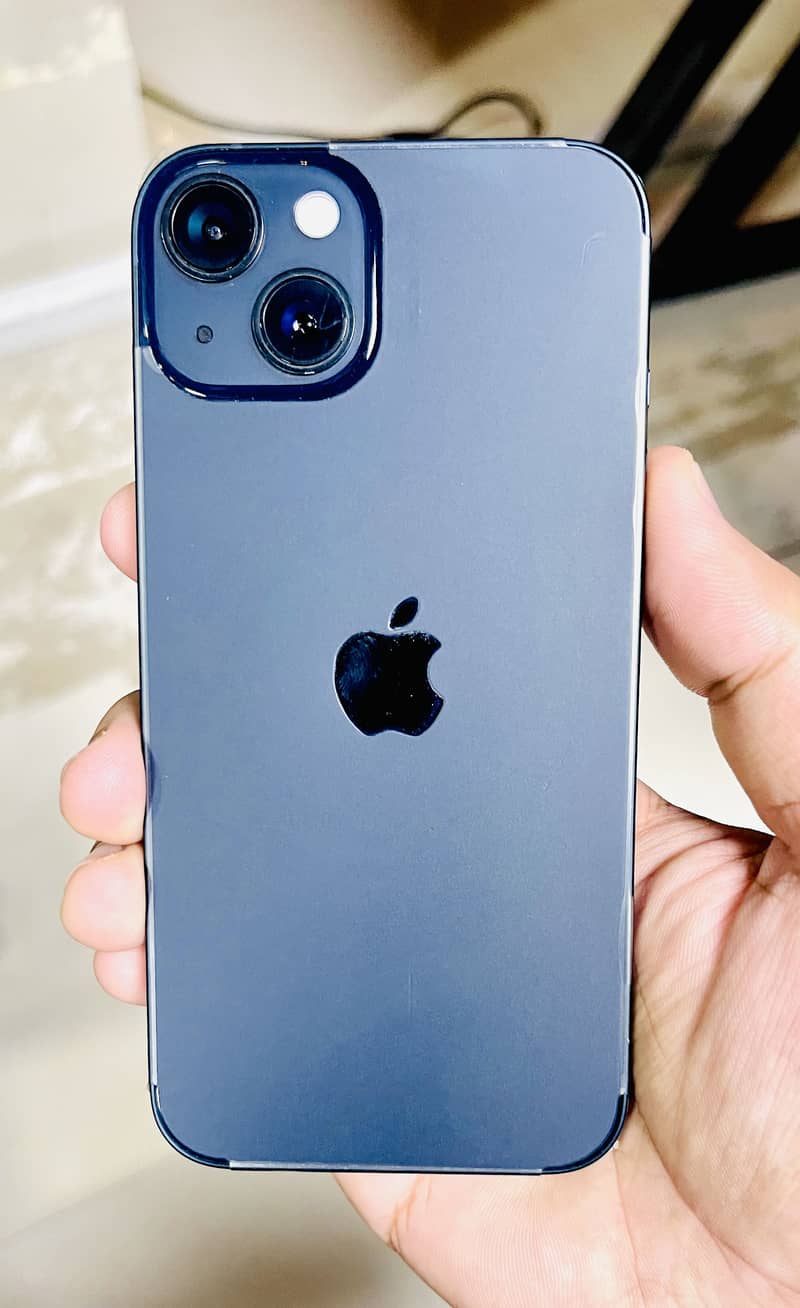 Apple iPhone 13 0