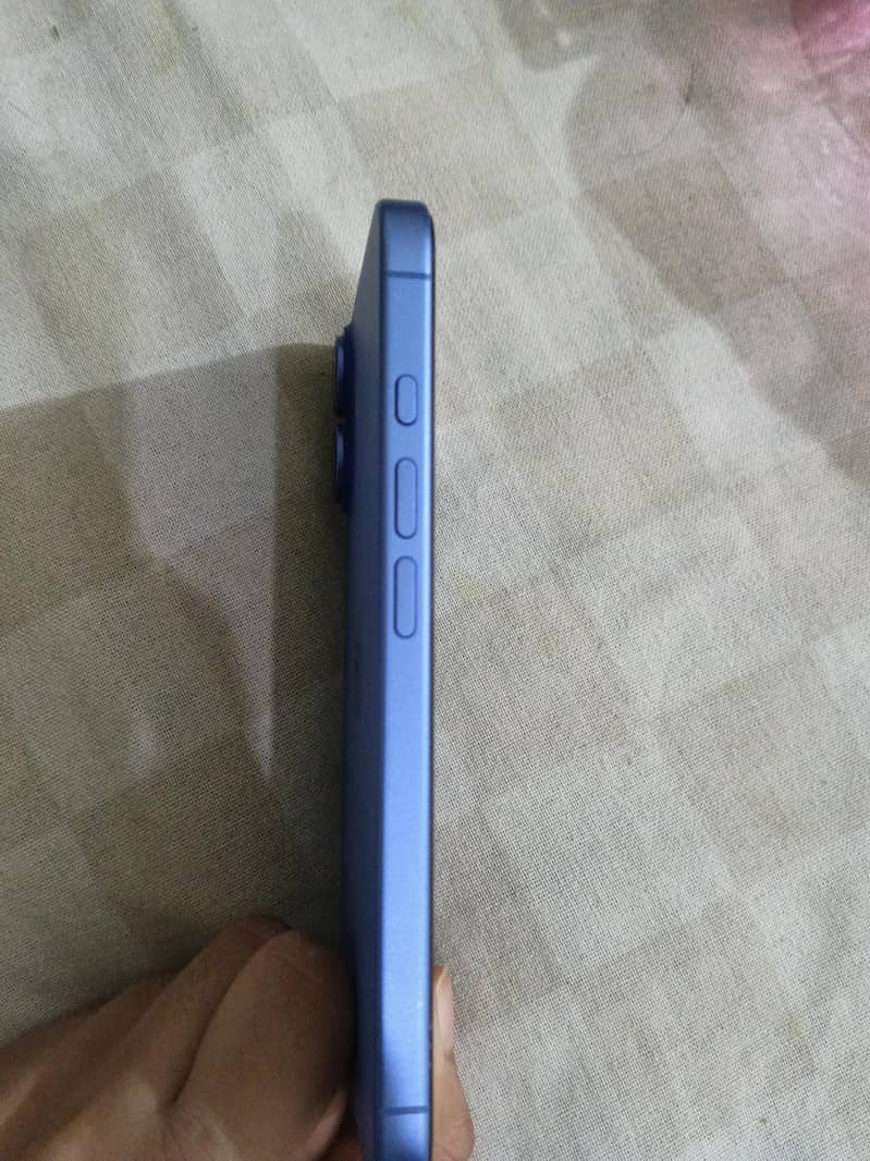 Apple iPhone 16 1