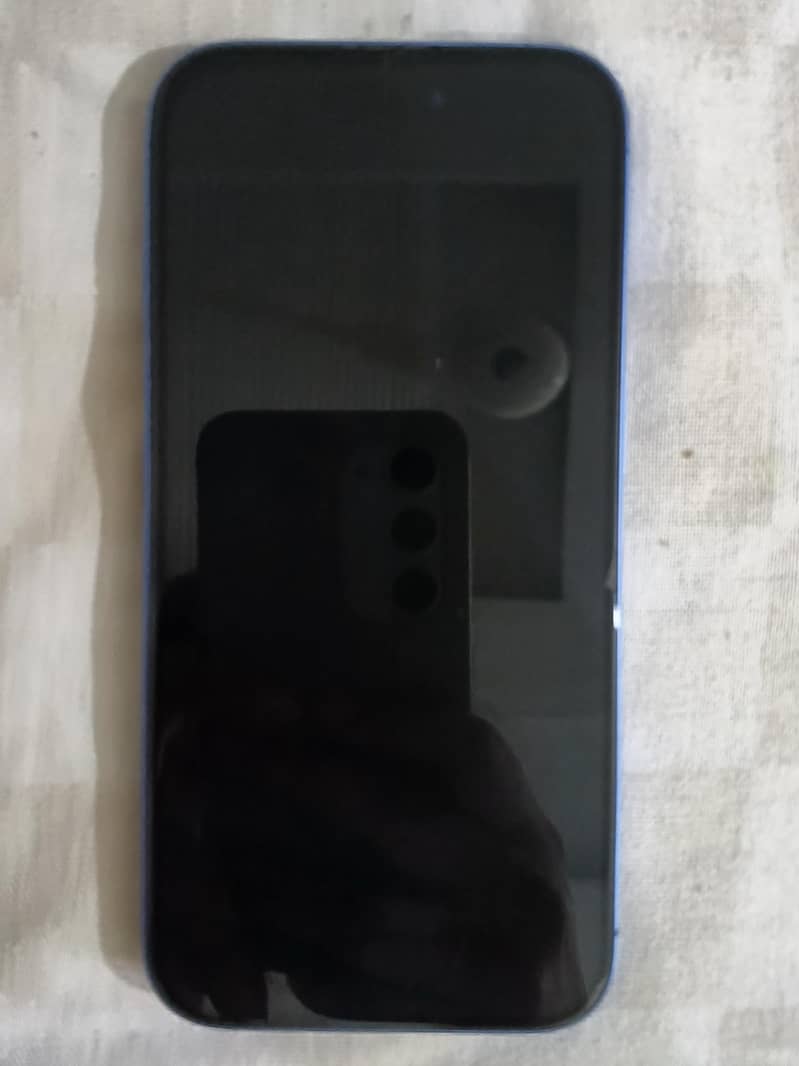Apple iPhone 16 3