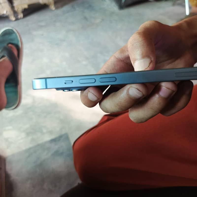 Apple iPhone 14 1