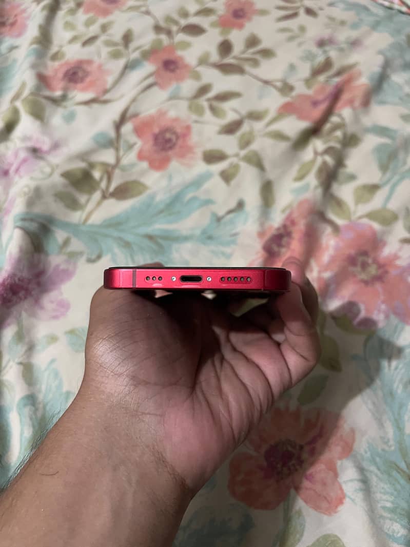 Apple iPhone 13 5