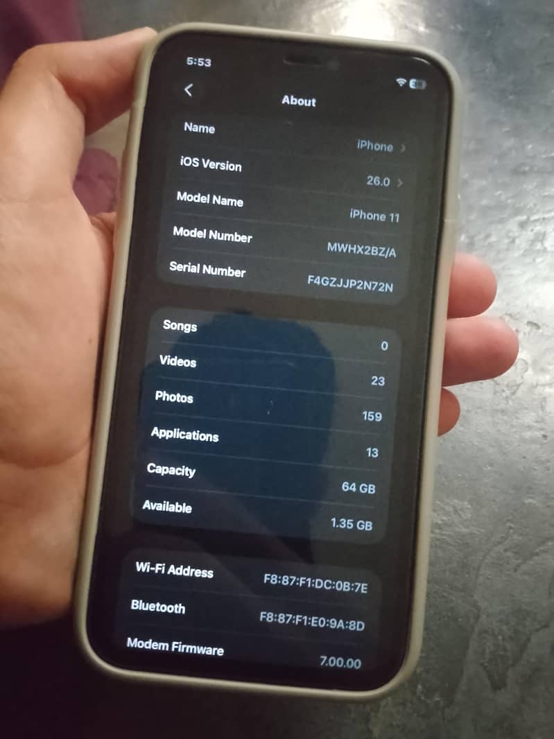 Apple iPhone 11 4