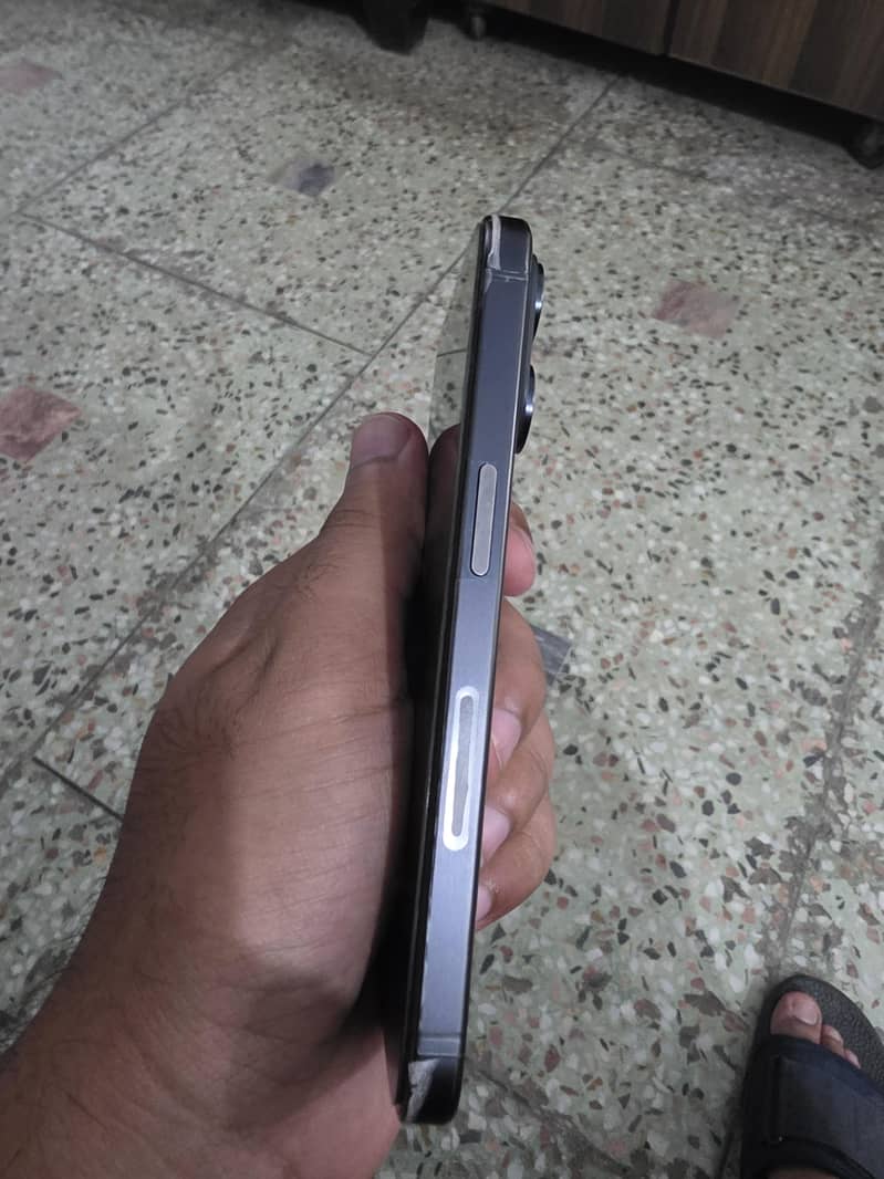 iPhone 15 Pro 2