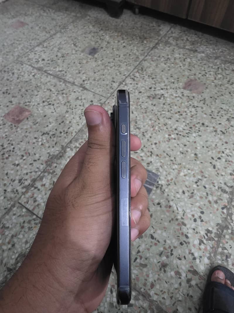 iPhone 15 Pro 3