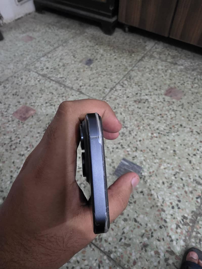 iPhone 15 Pro 4