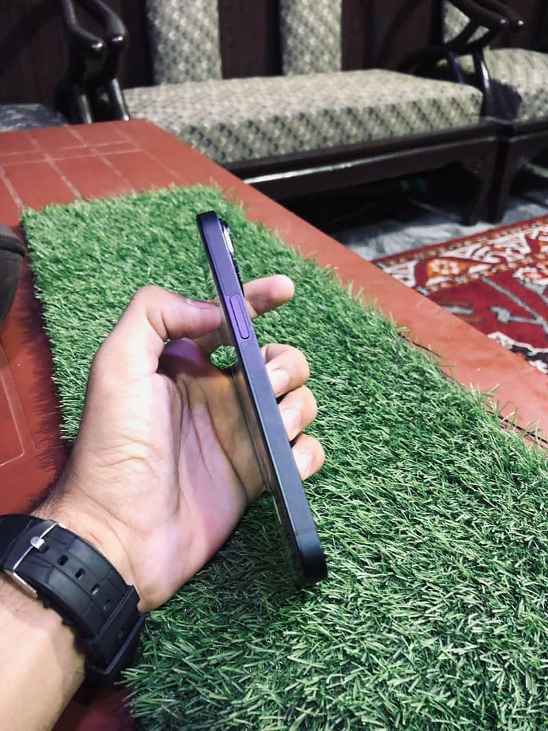 Apple iPhone 14 5