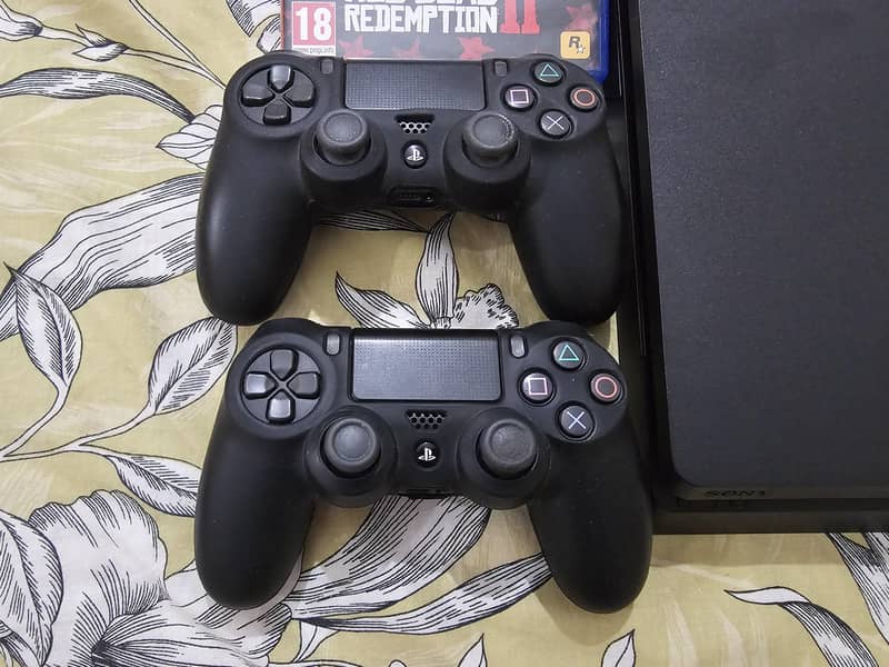 Ps4 slim 2