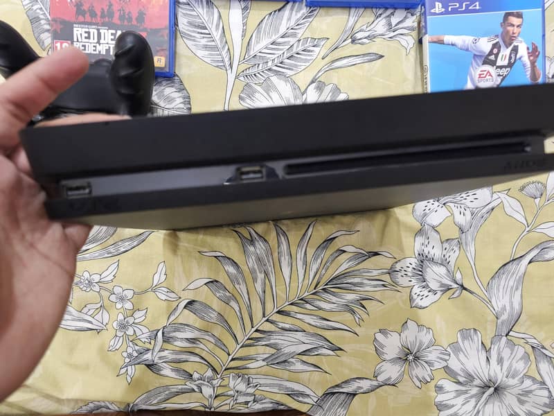 Ps4 slim 8