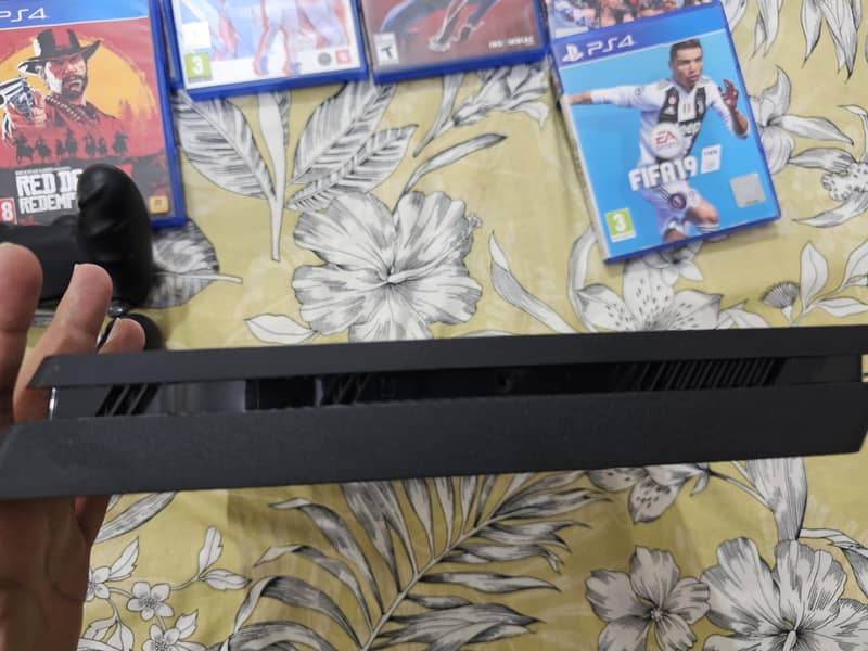 Ps4 slim 9