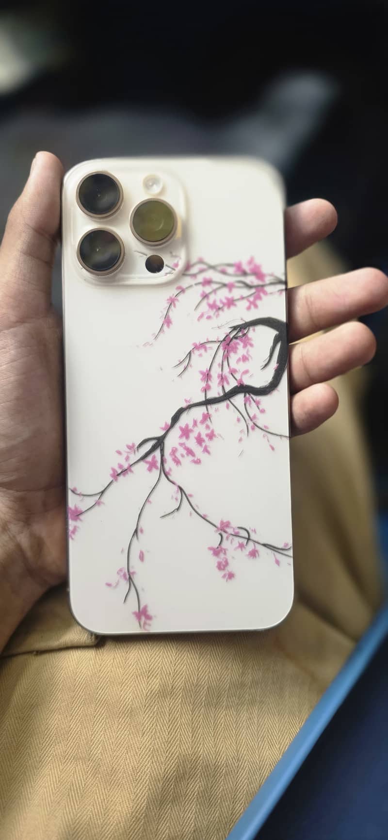 Iphone 16 pro max 4