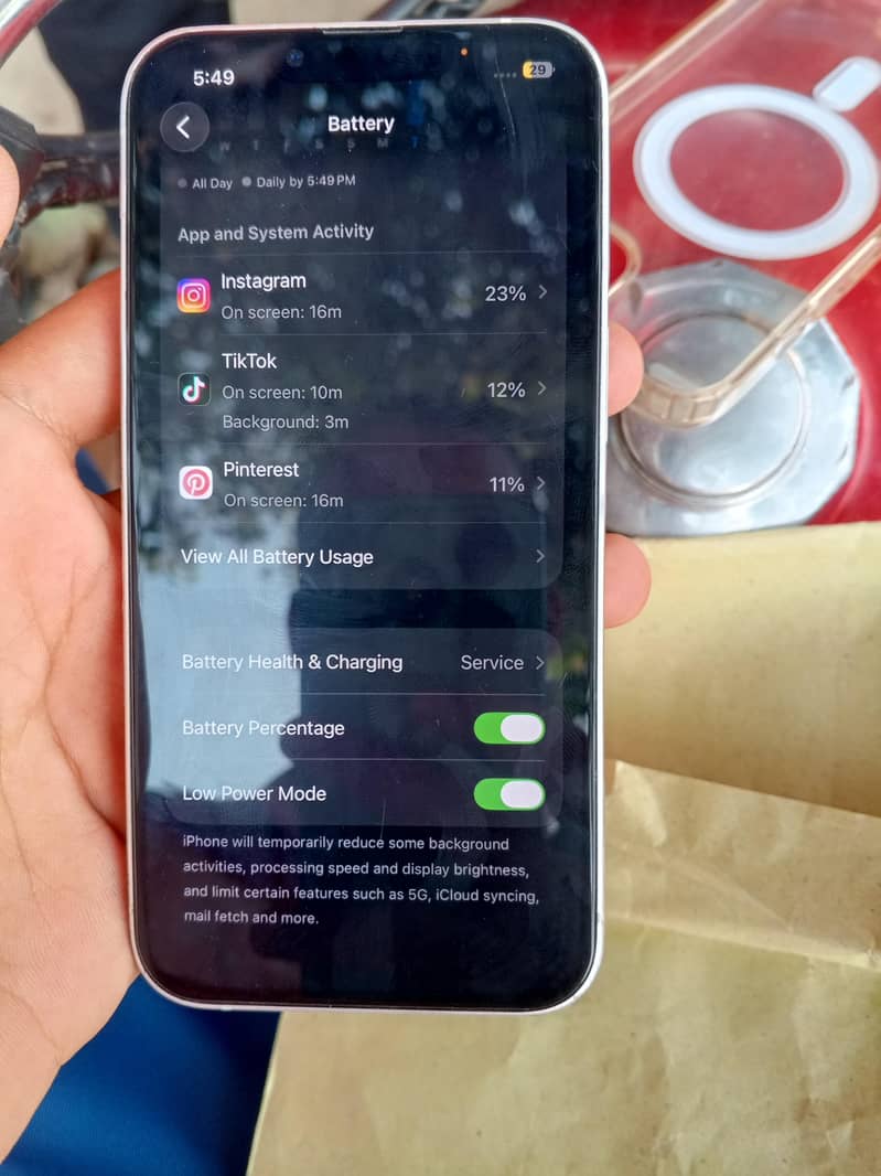 Apple iPhone 13 4