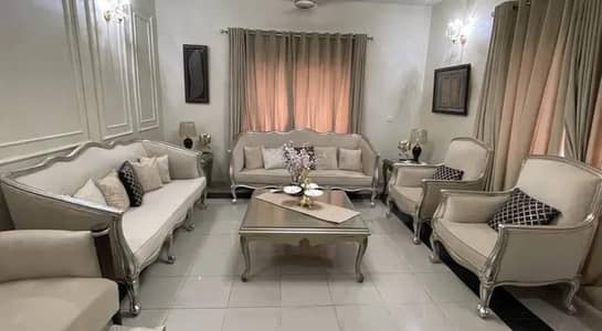 8 seaters sofa with center Table