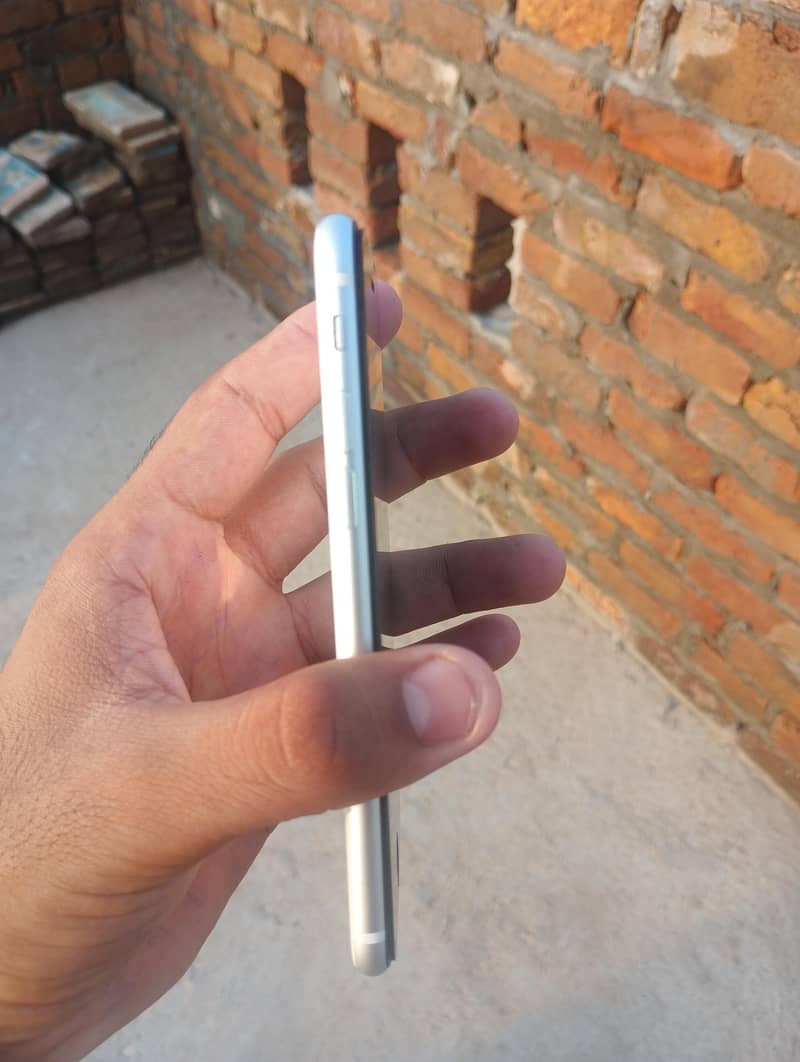 Apple iPhone SE 2