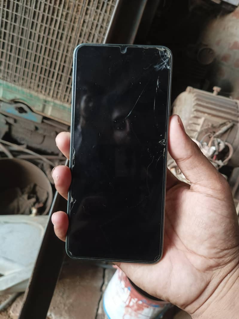 Realme C75 1