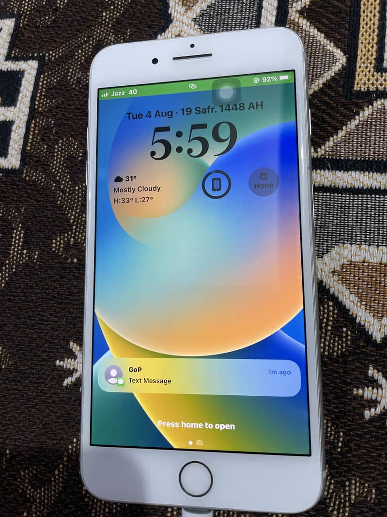 Apple iPhone 8 Plus 0