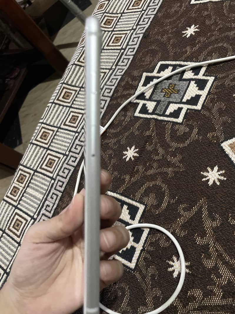 Apple iPhone 8 Plus 2