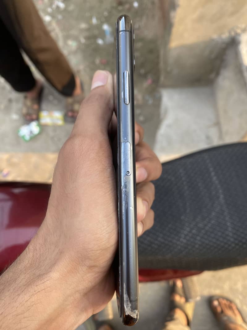 Apple iPhone 11 Pro Max 3