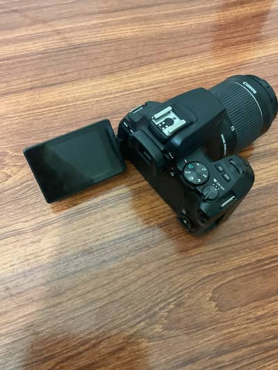 Rs 1.8 Lac Canon EOS 250D