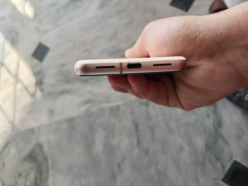 Google Pixel 8 2