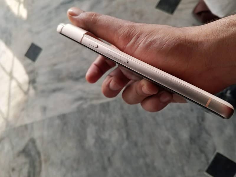 Google Pixel 8 3