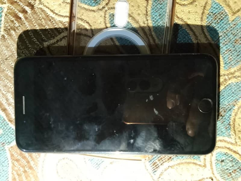 Apple iPhone 7 Plus 1