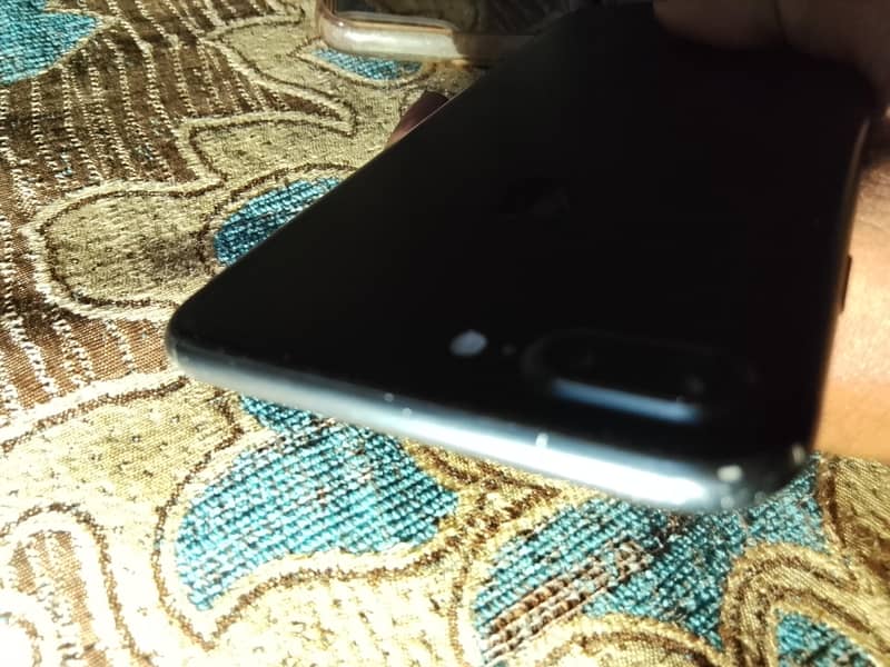 Apple iPhone 7 Plus 5