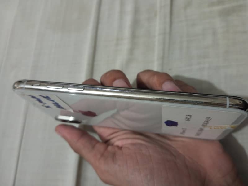 Apple iPhone X 3