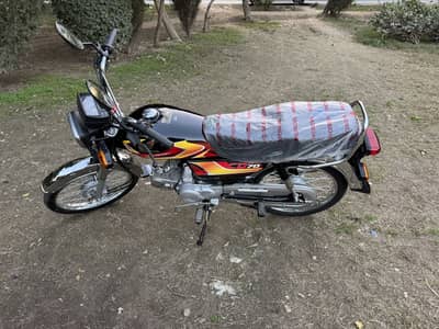 CD 70 2026 model Black color