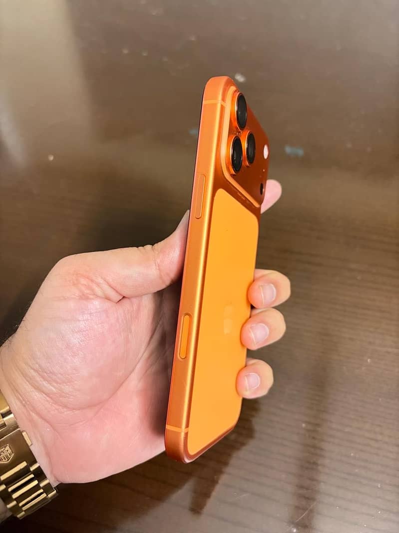 Apple iPhone 17 Pro Max 1