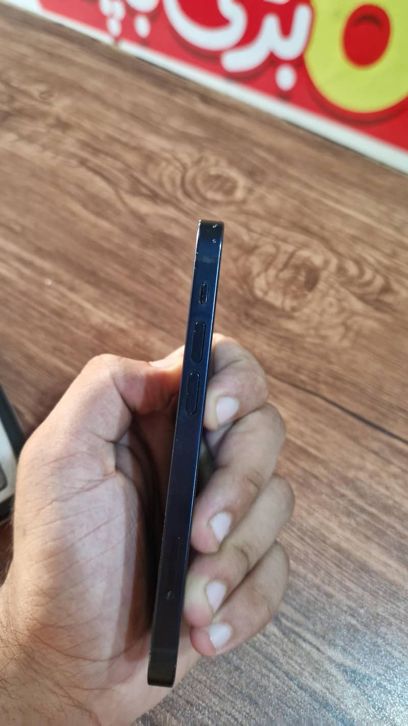 Apple iPhone 12 2