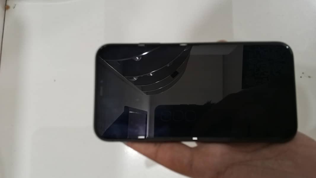Apple iPhone 11 0