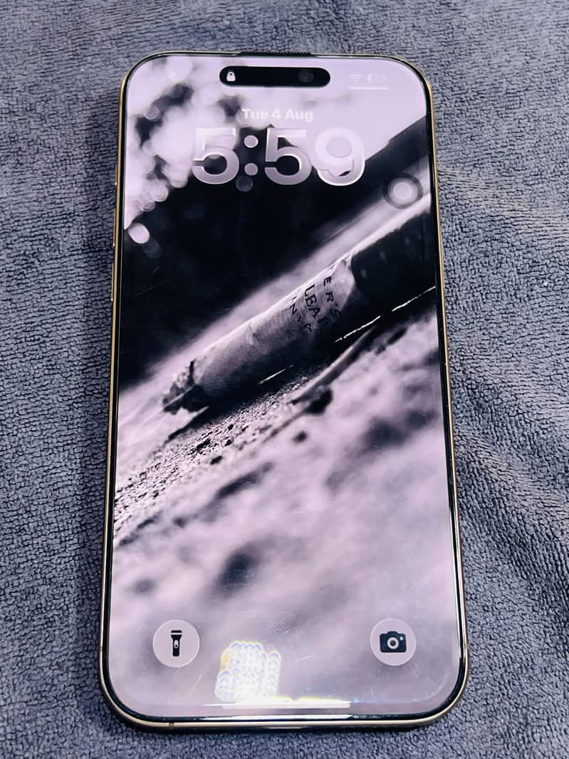 Apple iPhone 16 Pro Max 4