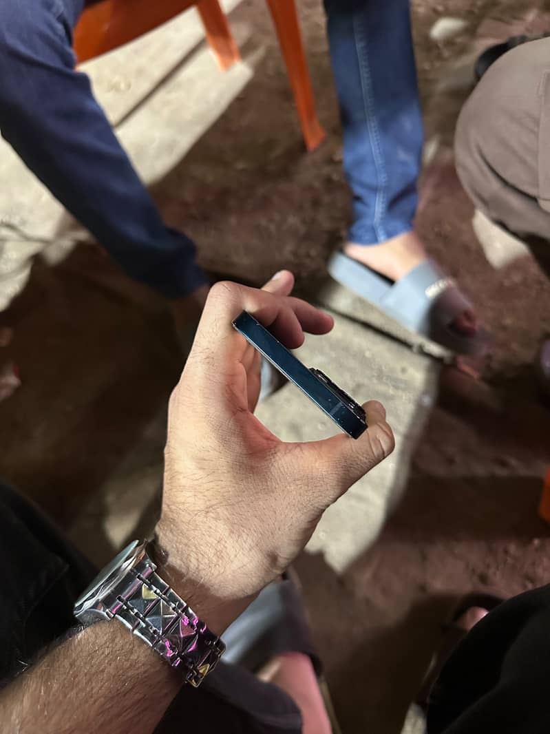 Apple iPhone 14 4