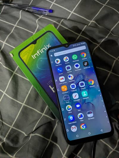 Infinix Hot 8 Lite