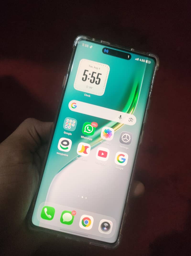 Tecno CAMON 40 Pro 4