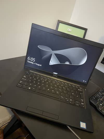 Dell latitude 7390 i5 8th gen 8 gb ram 256 gb ssd