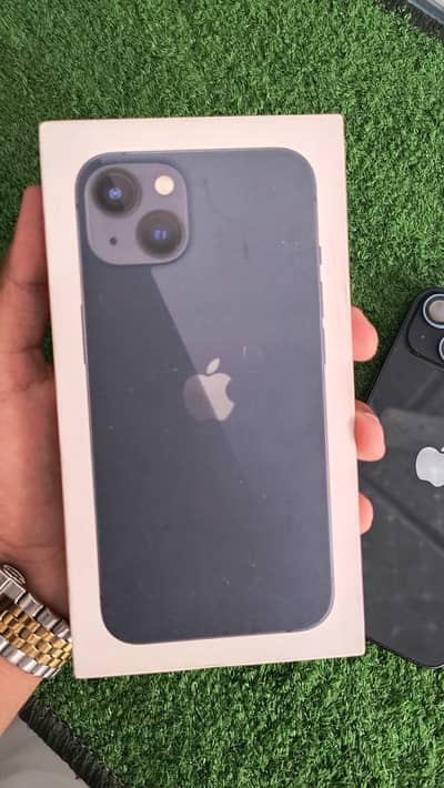 Apple iPhone 13