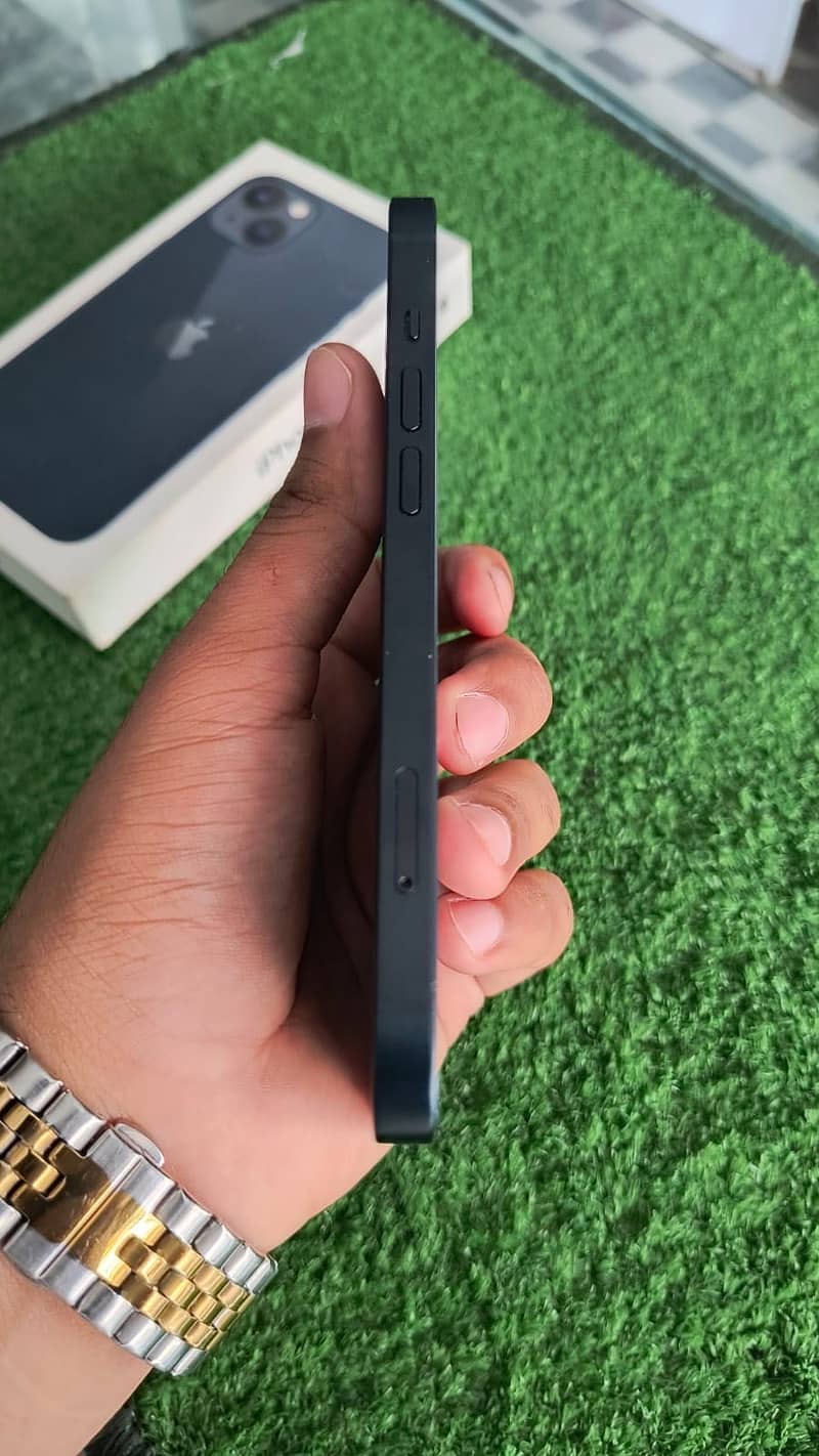 Apple iPhone 13 1