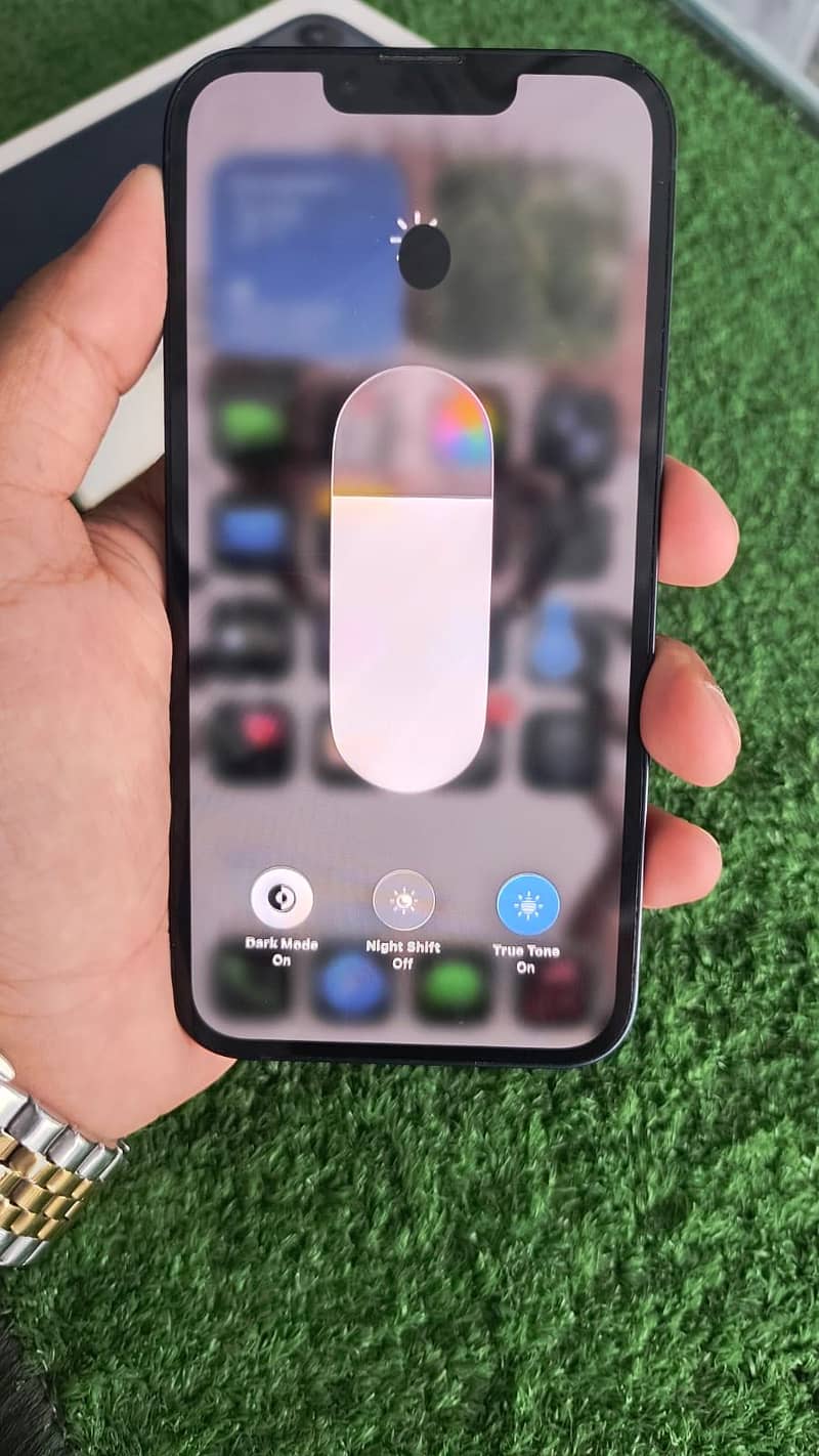 Apple iPhone 13 6