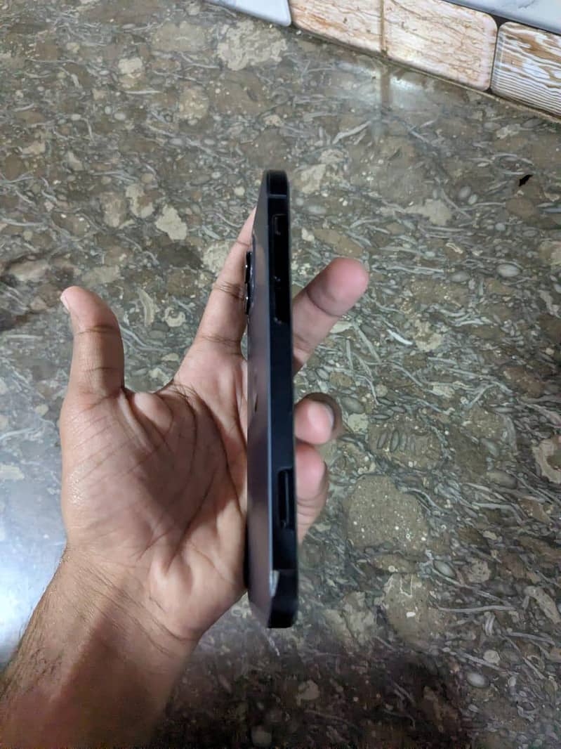 Apple iPhone 12 3
