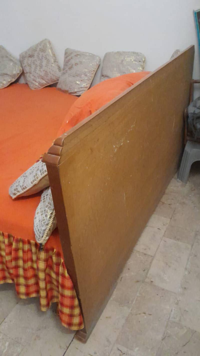 solid wood bed 1