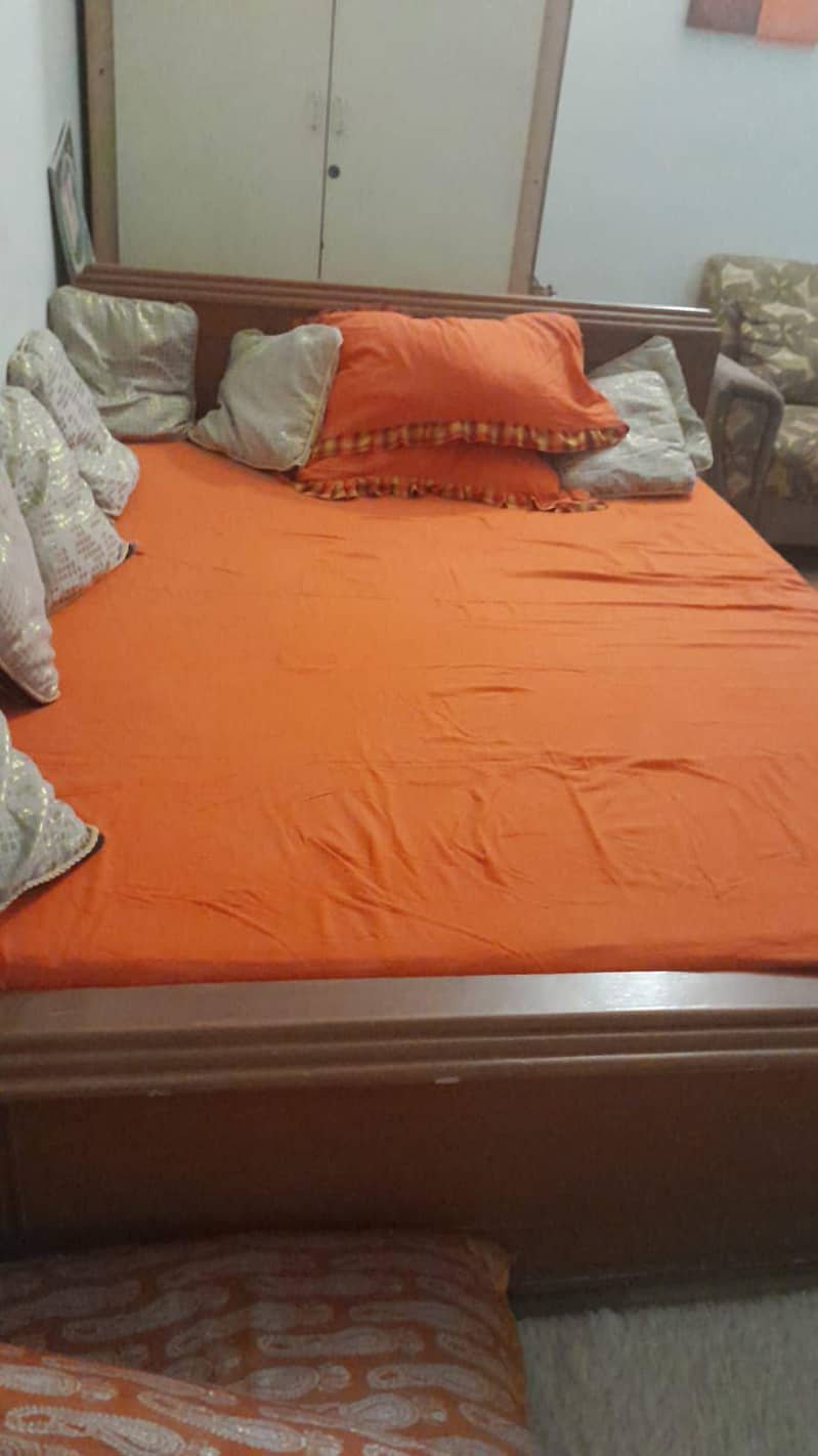 solid wood bed 2