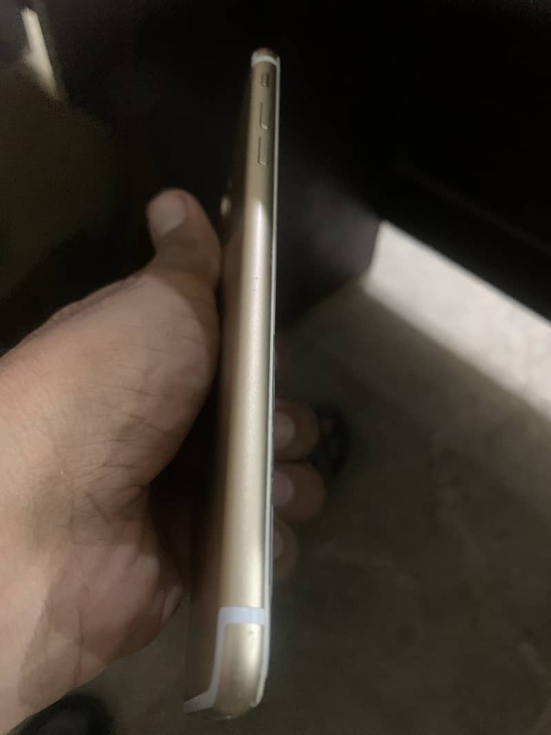 Apple iPhone 7 Plus 2