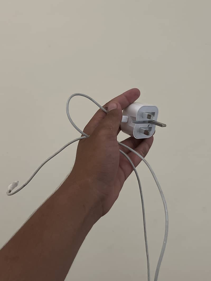 Apple iPhone 13 128 jv with charger 10/10 7