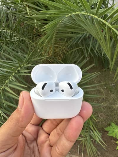 Apple AirPods 4 ANC